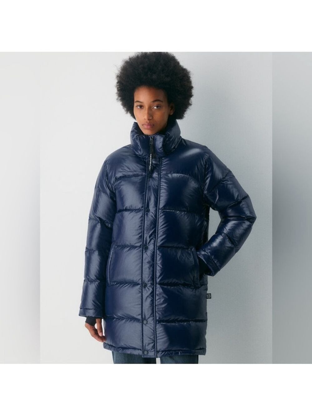 NEW WITH TAGS ARITZIA THE SUPERPUFF MID HI-GLOSS